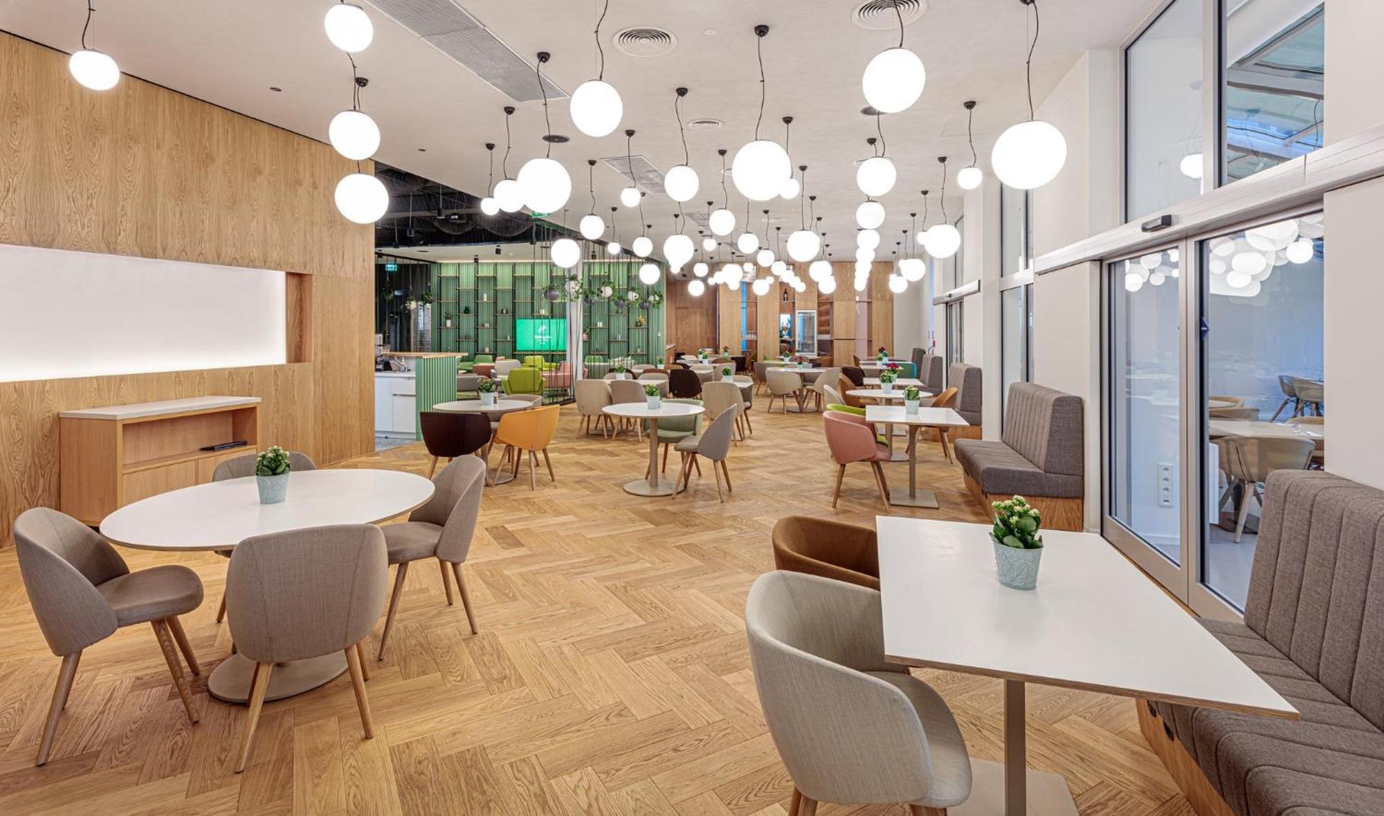 Holiday Inn Prague By Ihg Exterior photo