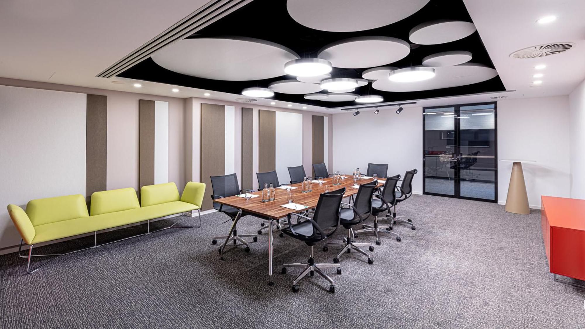 Holiday Inn Prague By Ihg Exterior photo