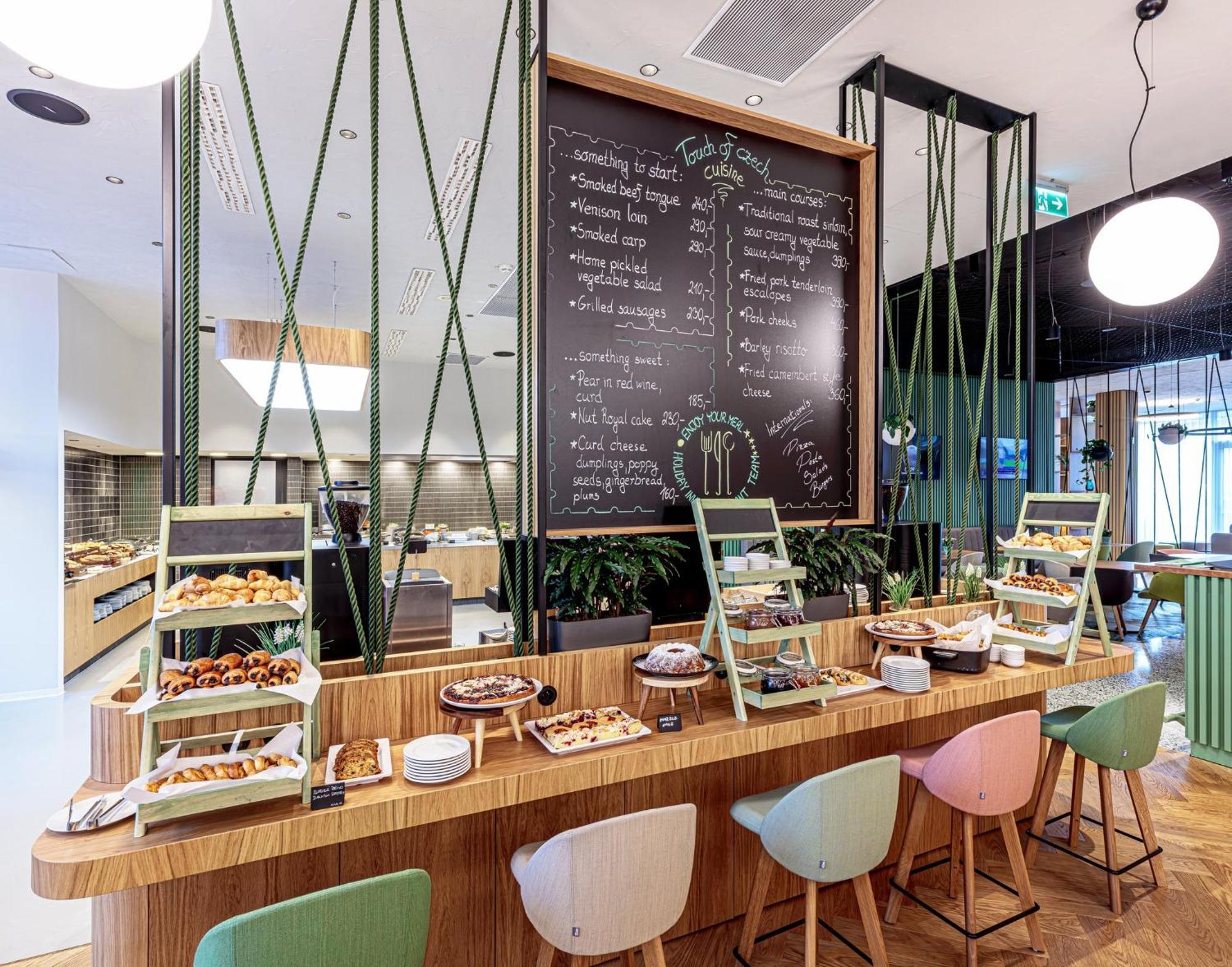 Holiday Inn Prague By Ihg Exterior photo