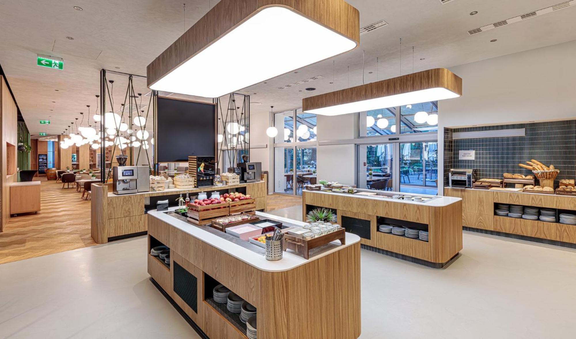Holiday Inn Prague By Ihg Exterior photo
