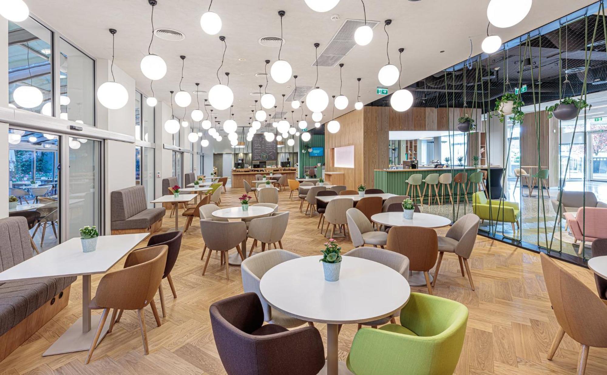 Holiday Inn Prague By Ihg Exterior photo